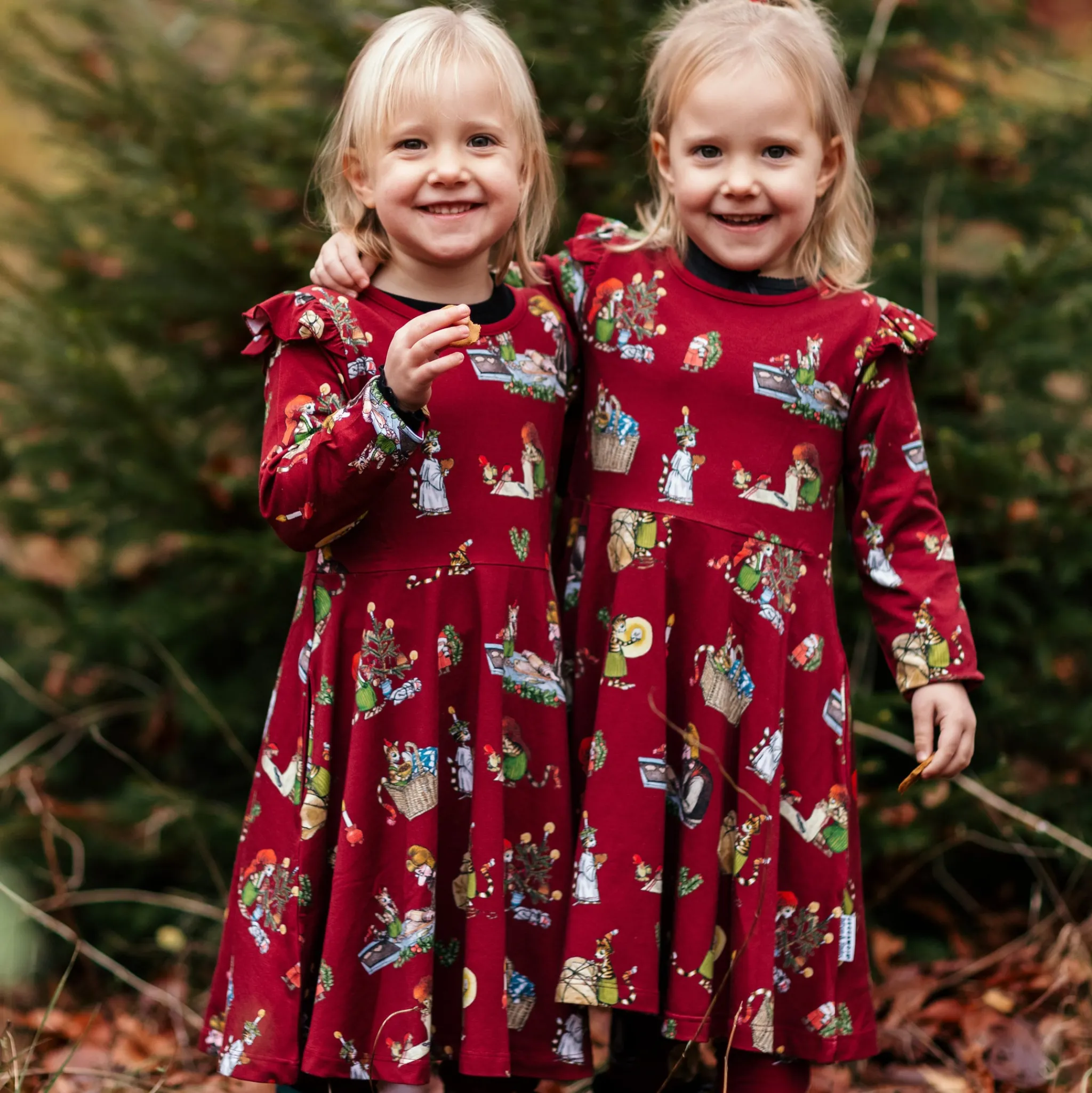 Barn Geggamoja Klänningar<Klänning Pettson och Findus Röd - Julmotiv