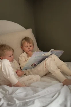 Barn Geggamoja Pyjamas Tvådelad|Bambukläder<Pyjamas tvådelad Bambu Klöver Beige