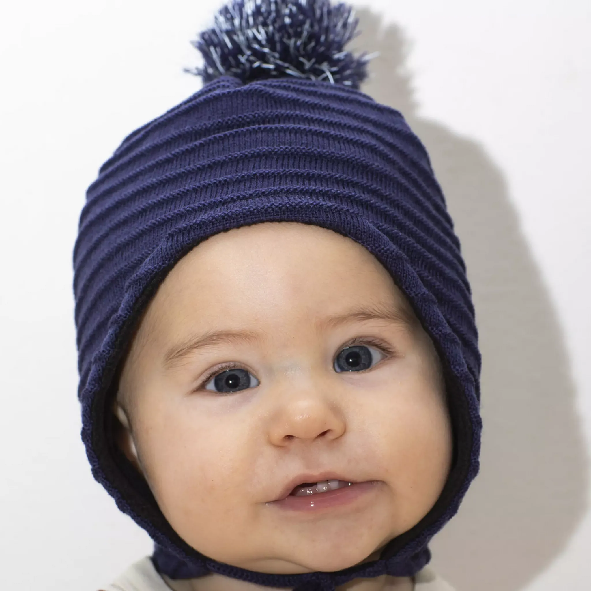 Barn Geggamoja Vintermössor|Hjälmössor<Stickad hjälmmössa Navy
